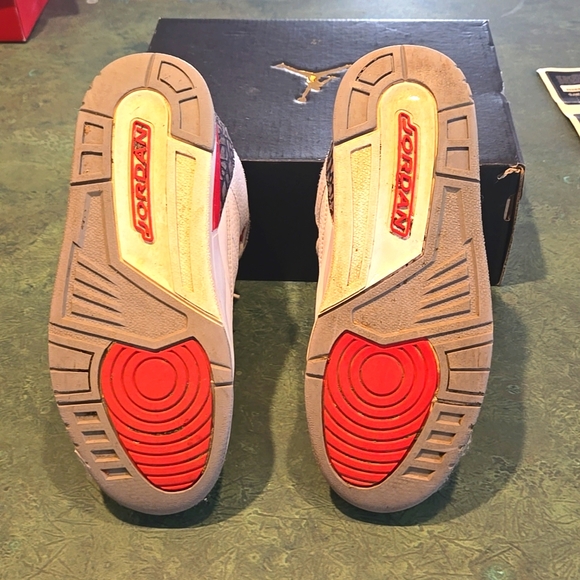 Jordan 4 Retro - Picture 8 of 8